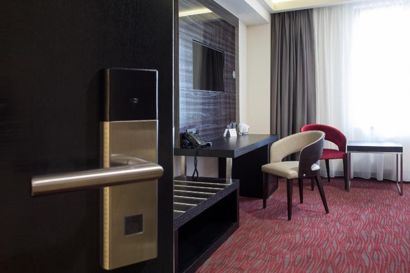 Old Town Hotel - image 34