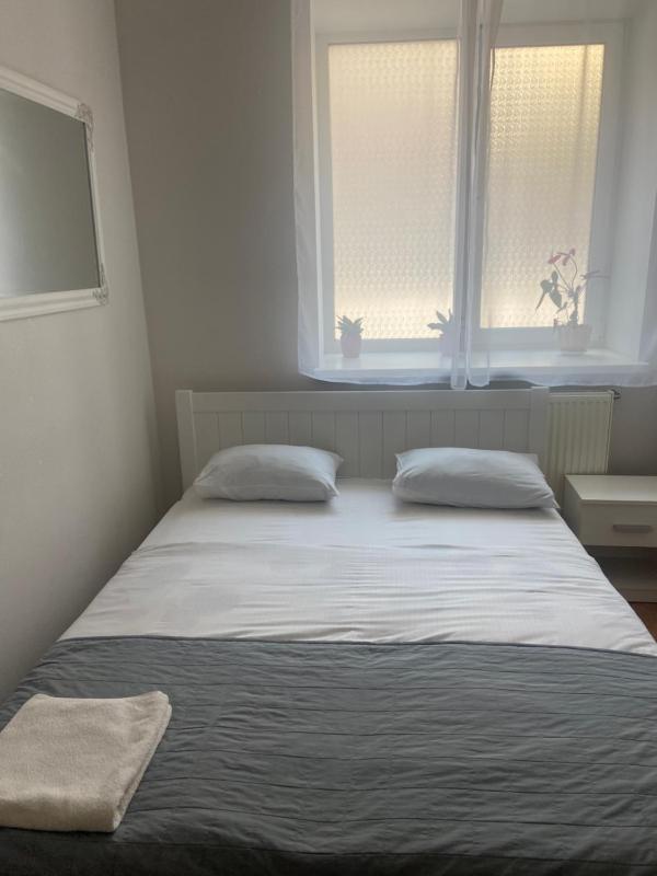Double Room with Shared Toilet image 2