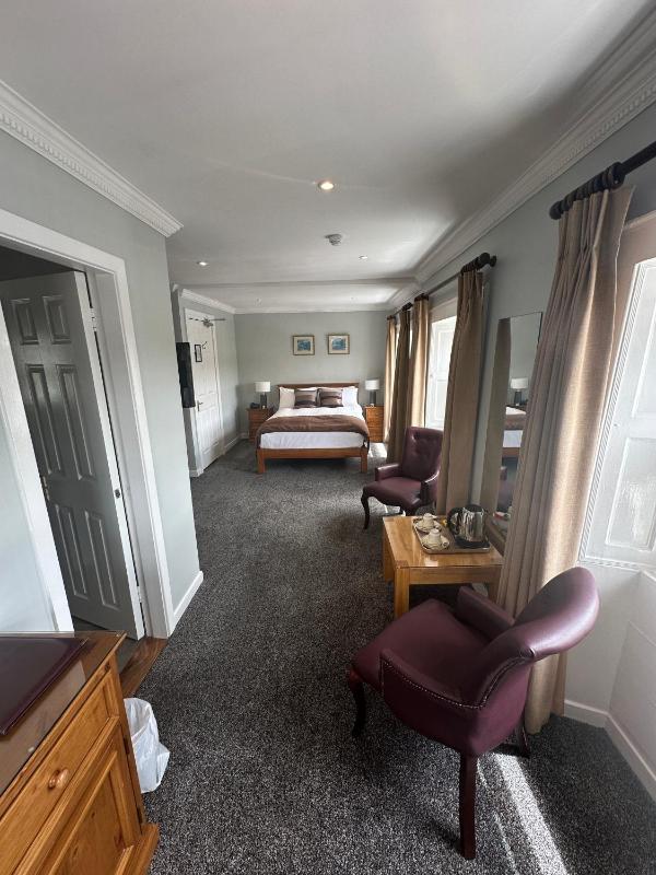 Deluxe Double Room with Sea View image 2