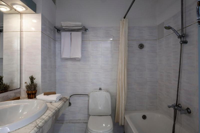 Double Room with Sea View image 3