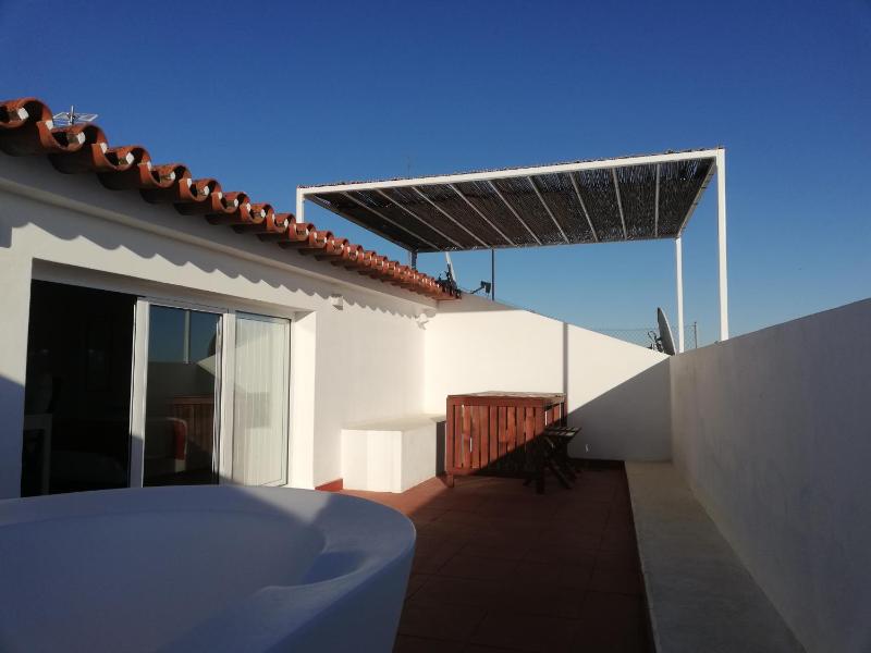Studio with Balcony image 2