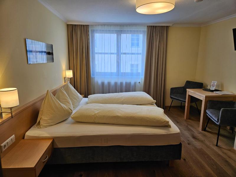 Double Room image 1