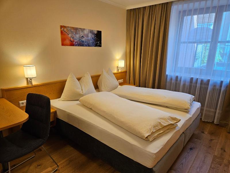 One-Bedroom Apartment image 4