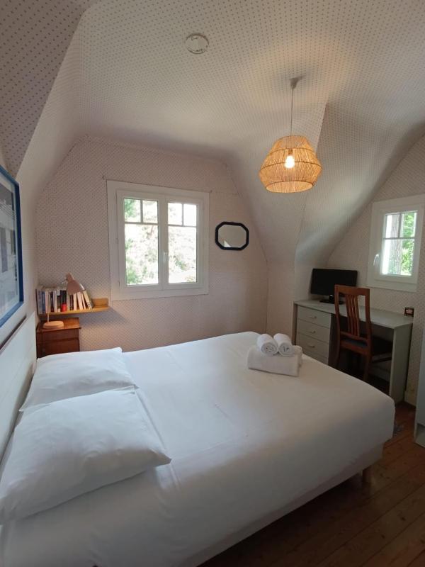 Two-Bedroom House image 3