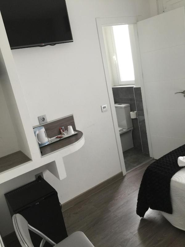 Single Room (1 Adult) image 2