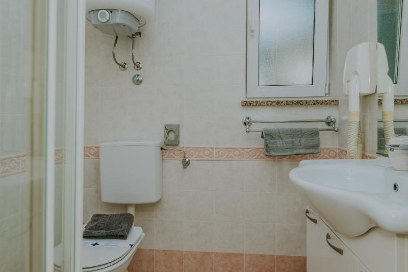 One-Bedroom Apartment image 3