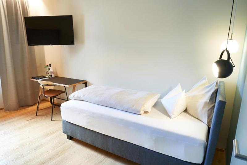 Superior Single Room image 3