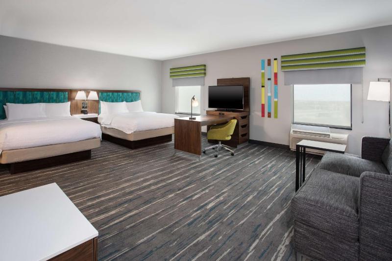 Queen Studio Suite with Two Queen Beds and Sofa Bed - Non-Smoking image 4