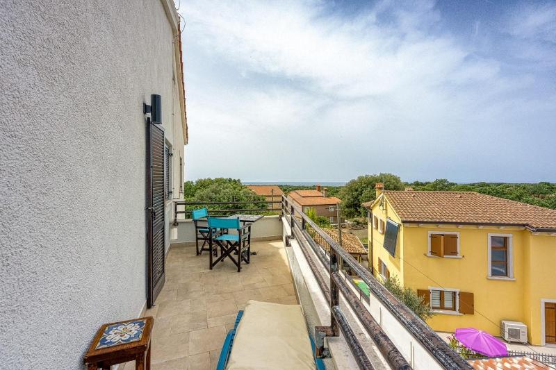 Apartment with Balcony image 4