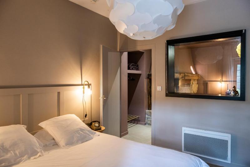 Quadruple Room image 4