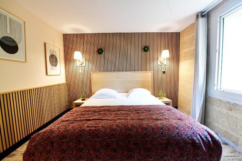 Standard Double Room image 3
