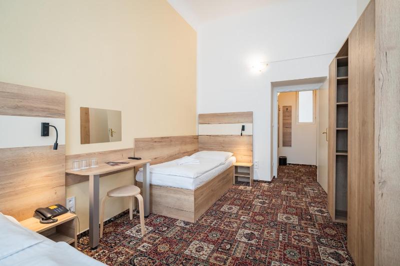 Triple Room image 3
