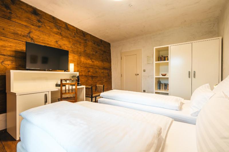 Comfort Twin Room image 1