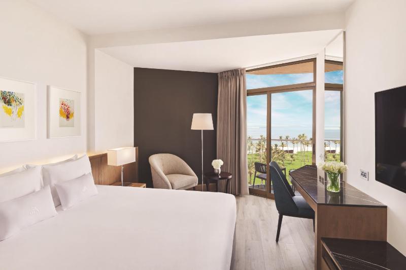 Sea View Room image 3