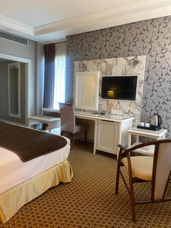 Standard Double Room image 2