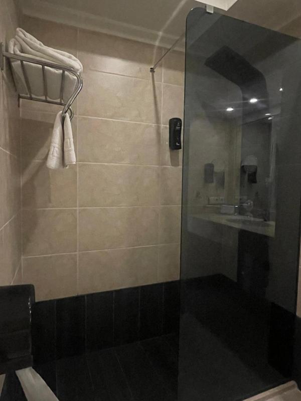 Standard Triple Room with Sea View image 4