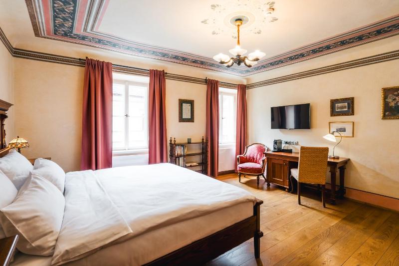 Deluxe Double Room image 1