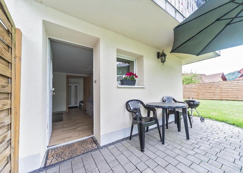 One-Bedroom Apartment image 3