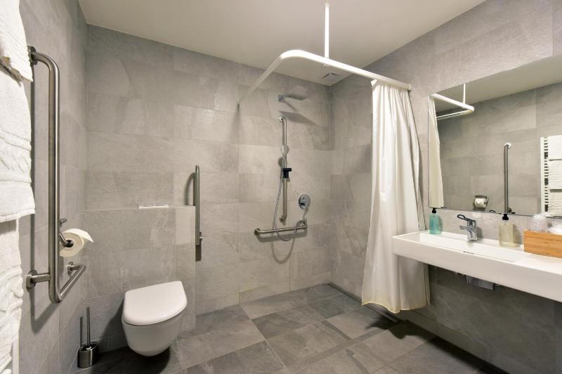 Superior Double Room image 3