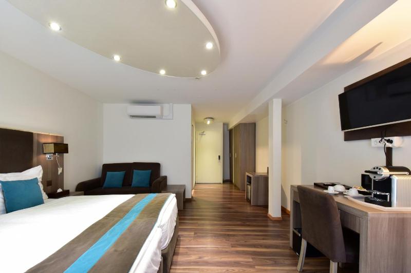 Superior Double Room image 4