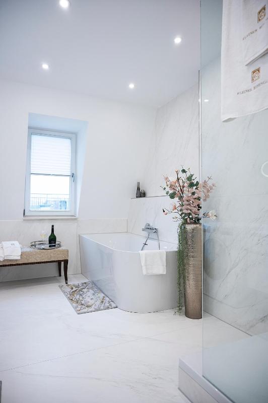 Deluxe Apartment image 2