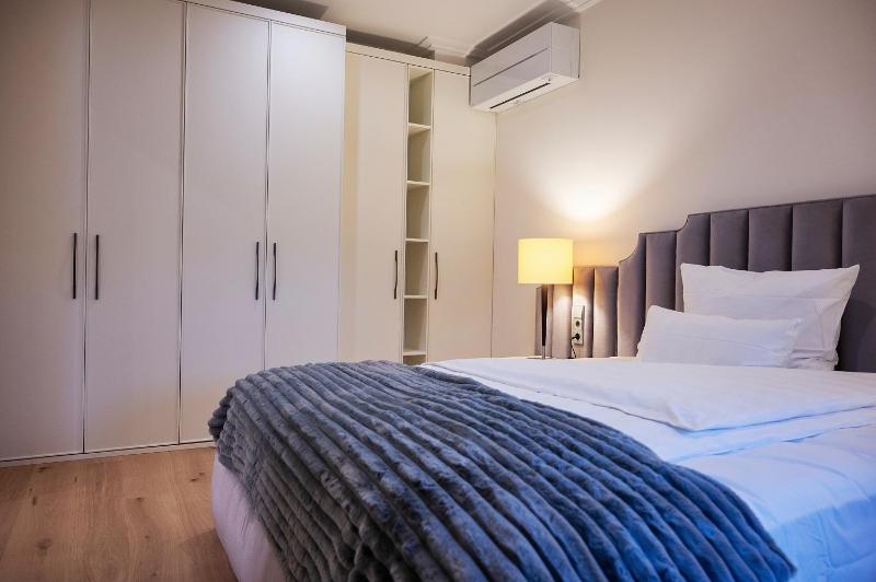 Deluxe Apartment image 1