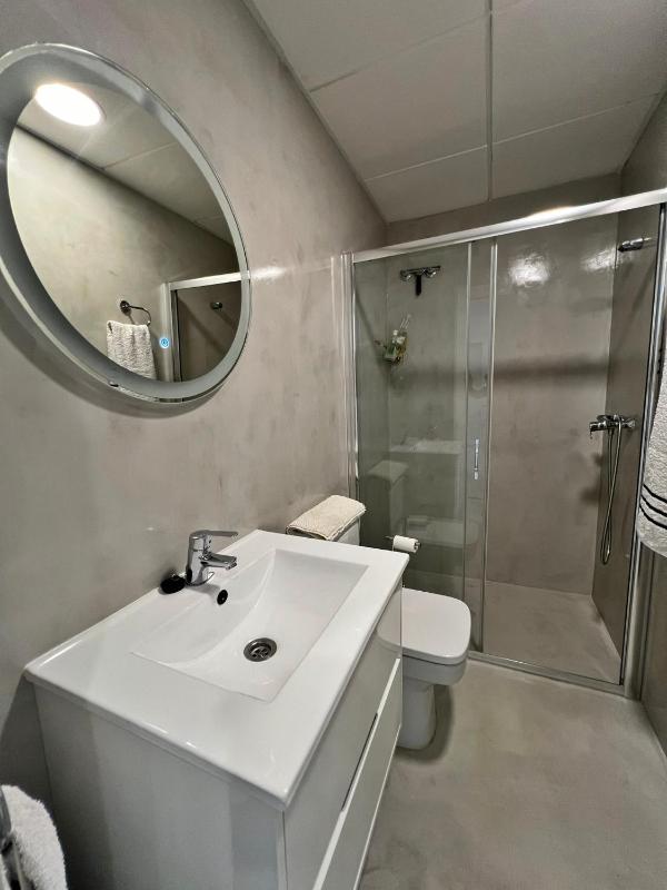 Luxury and new apartment in beach area - image 12