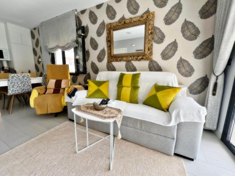 Luxury and new apartment in beach area - image 2