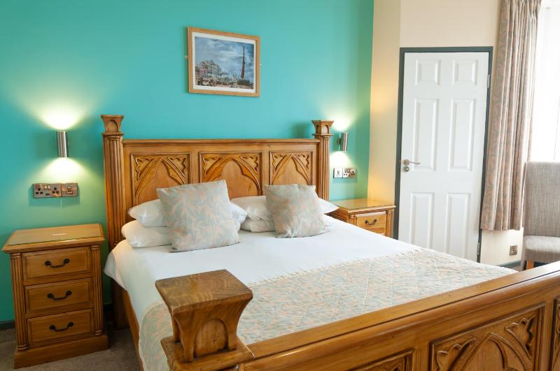 Deluxe Double Room with Sea View image 1