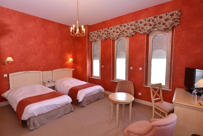 Superior Twin Room image 1