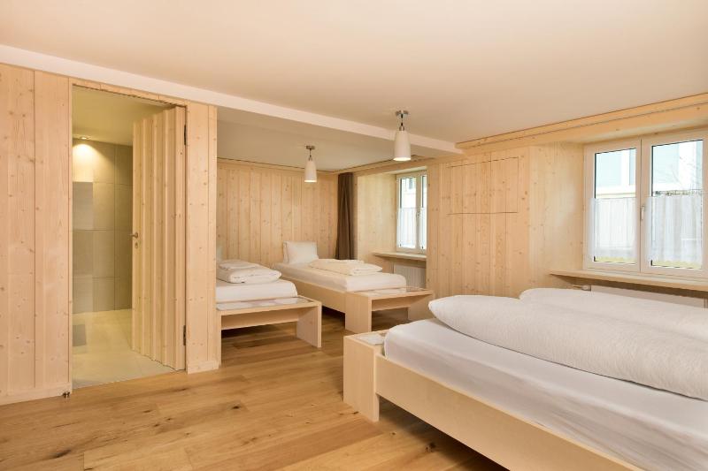 Standard Triple Room image 1