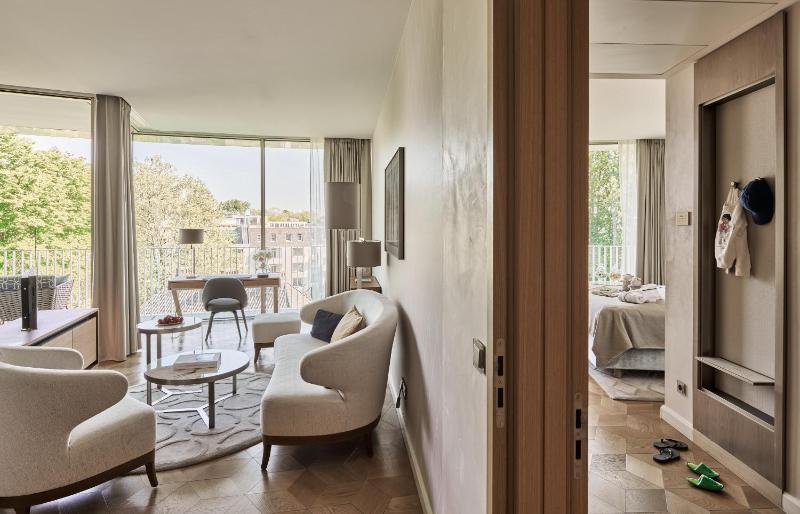 Executive Suite image 3