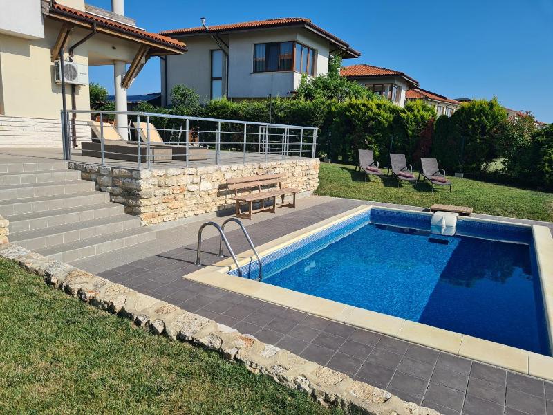 Three-Bedroom Villa with Private Pool image 3