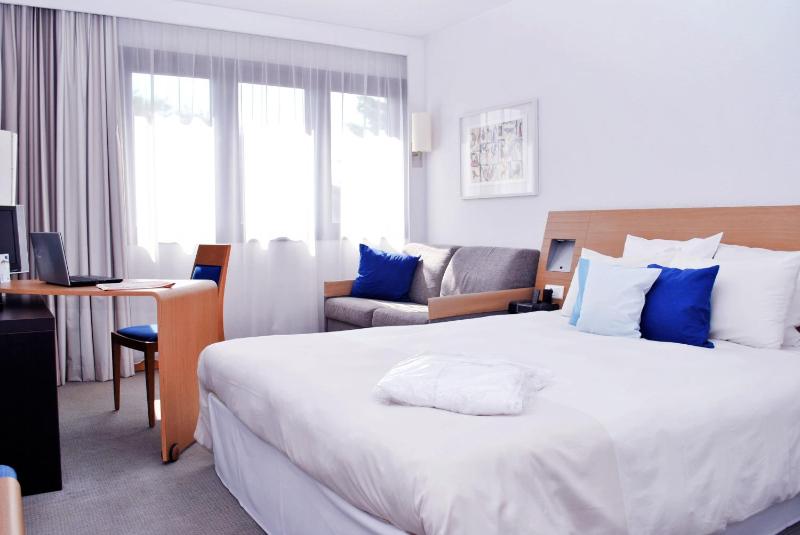 Standard Double Room with Sofa Bed image 3