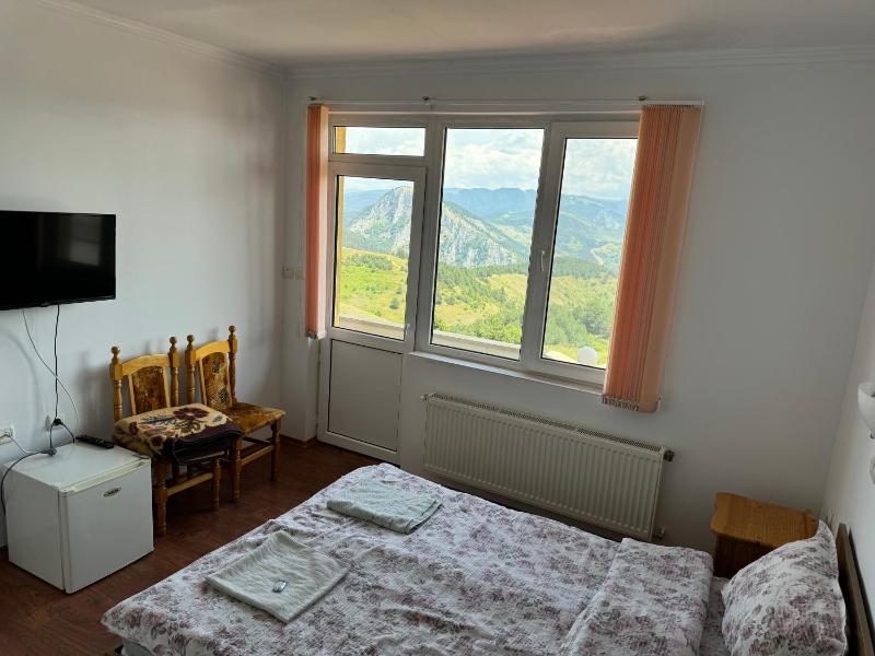 Double or Twin Room with Private Bathroom image 2