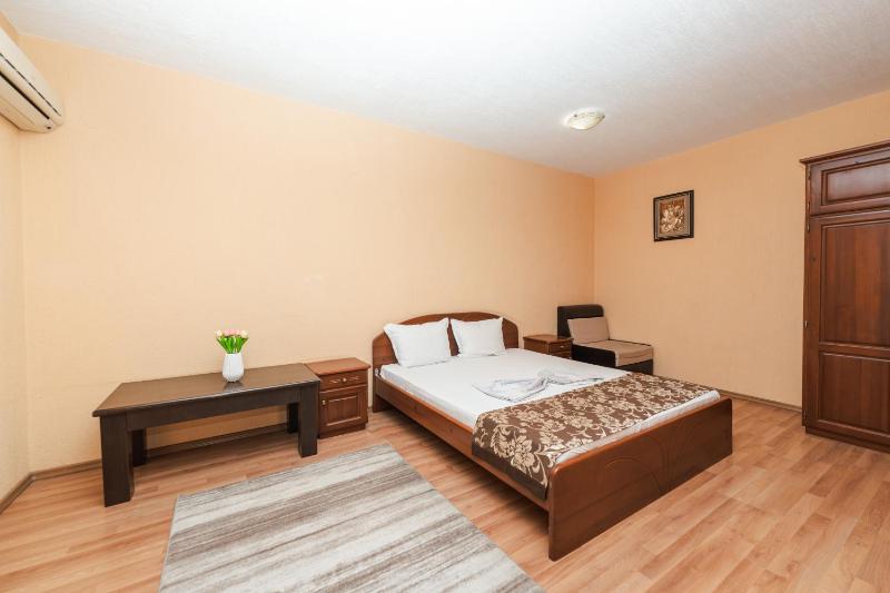 Suite with Balcony (4 Adults) image 4