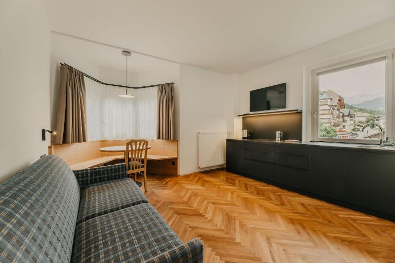 One-Bedroom Suite image 3
