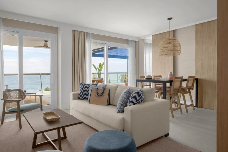Seascape Suite with Private Pool image 1