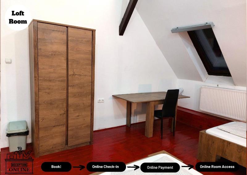 Triple Room with Shared Bathroom image 2
