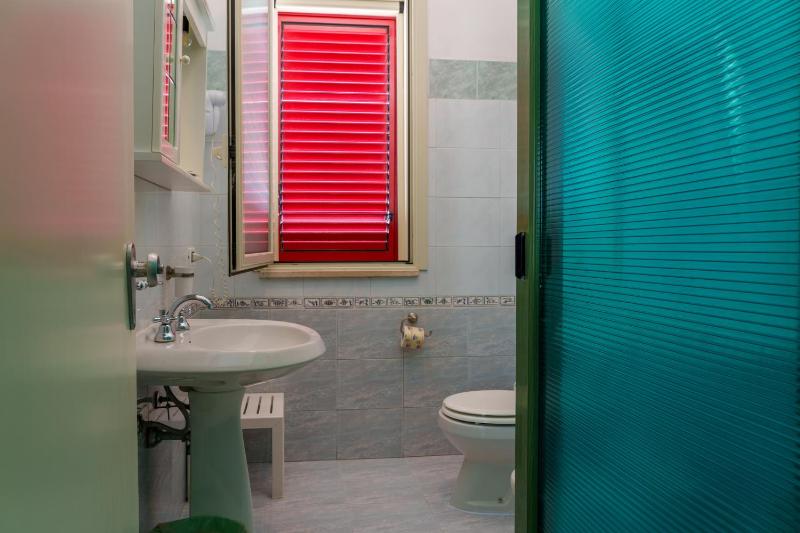 Superior Triple Room image 3
