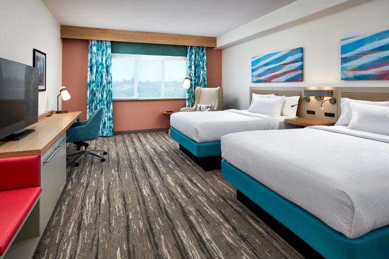 Room with Two Queen Beds - Non-Smoking image 2