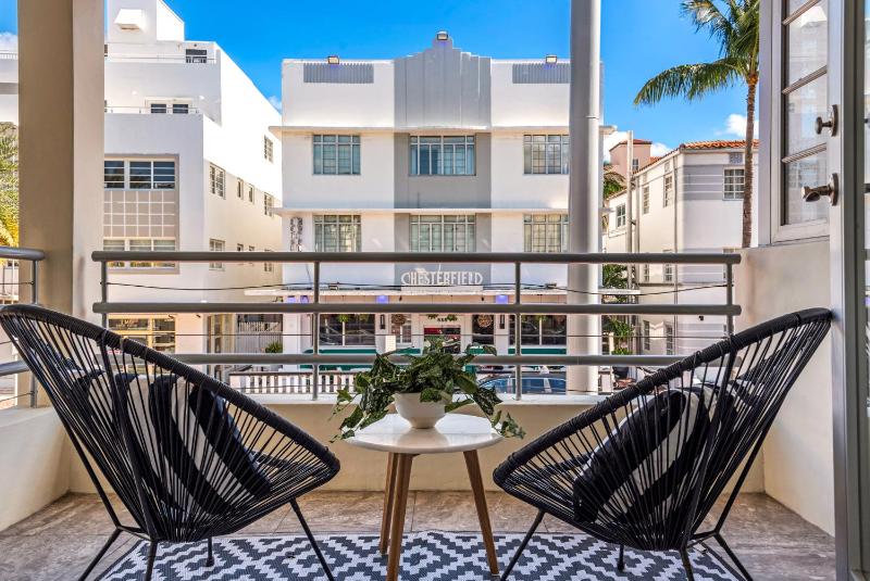 Luxuri Suites - image 6