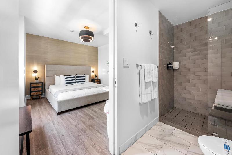 Luxuri Suites - image 27