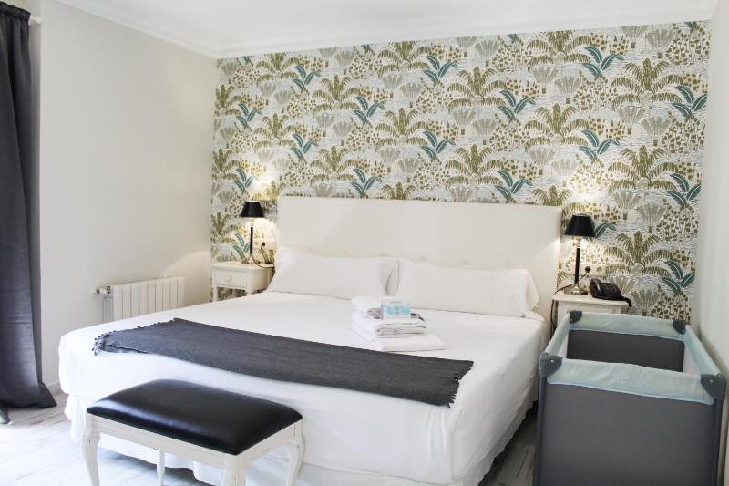 Superior Double Room image 1