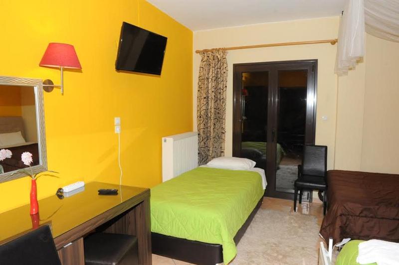 Quadruple Room image 4