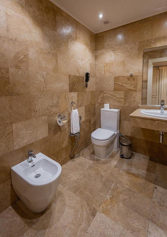 Presidential Suite image 2
