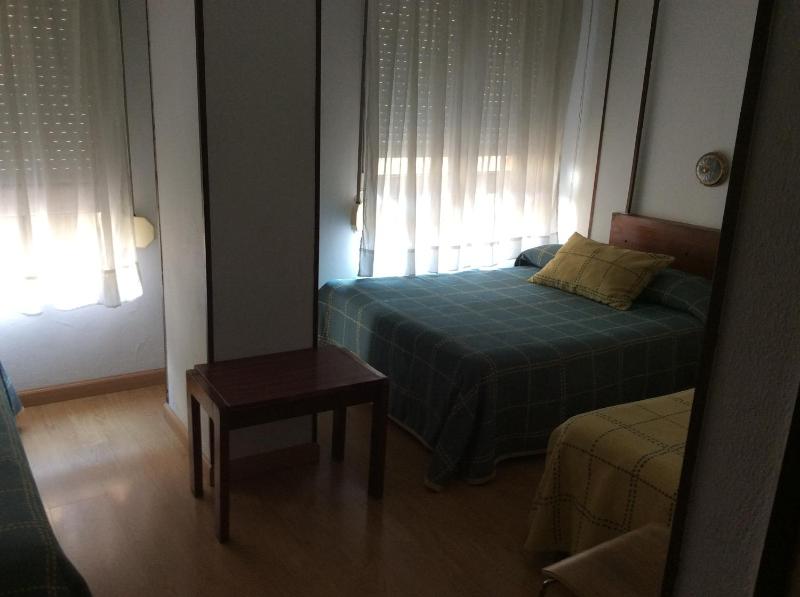 Family Room image 3