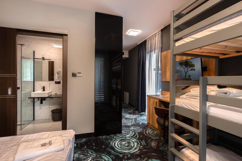 Double Room image 3