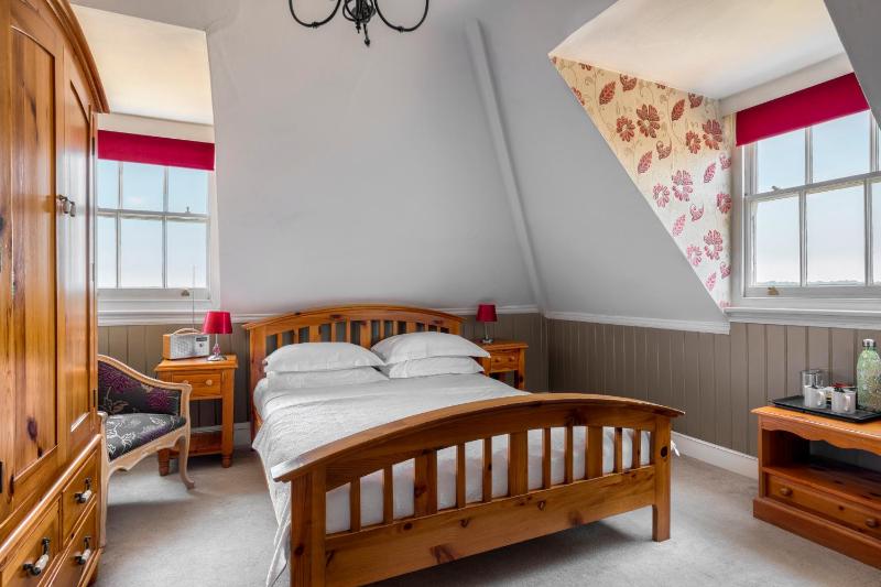 Deluxe Double Room image 3