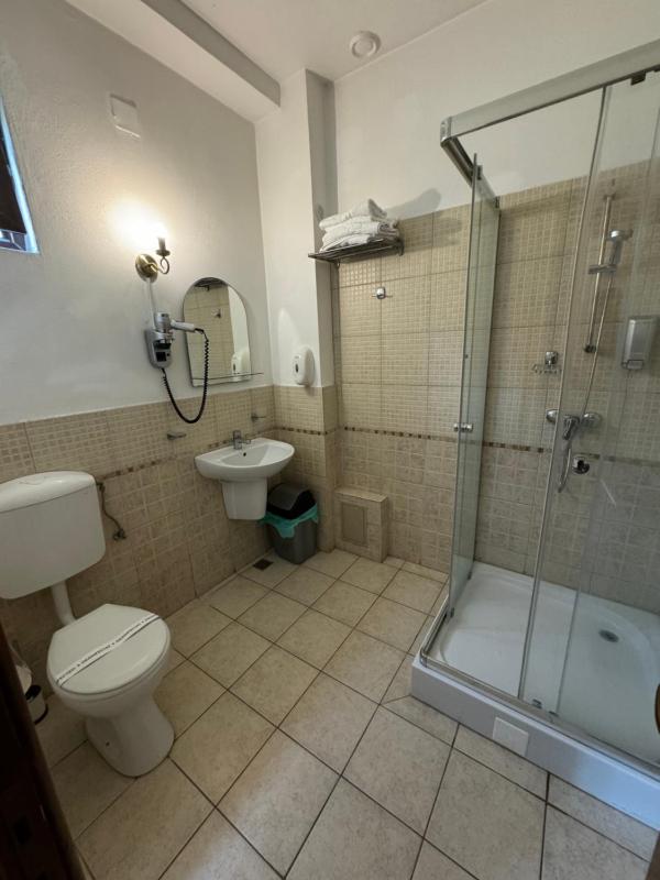 Large Double Room image 2